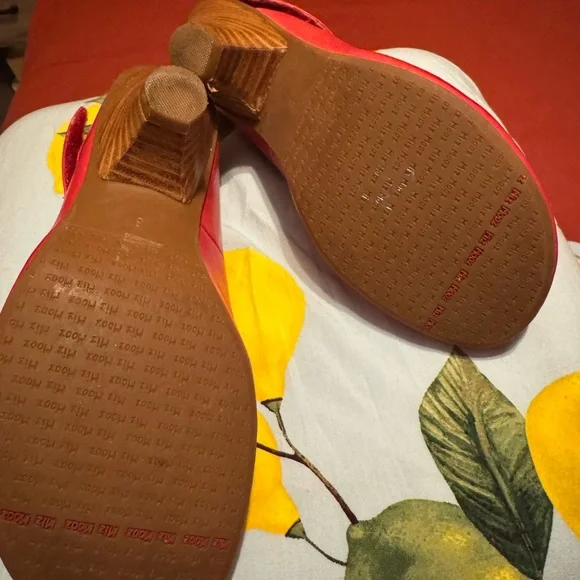 Miz Mooz Petula Pump - Picture 6 of 9